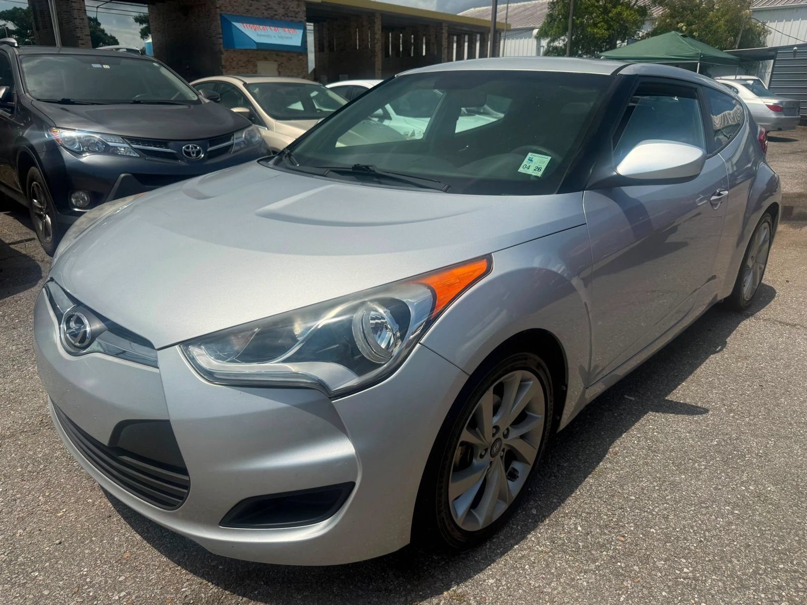 Used 2016 Hyundai Veloster FWD image 2
