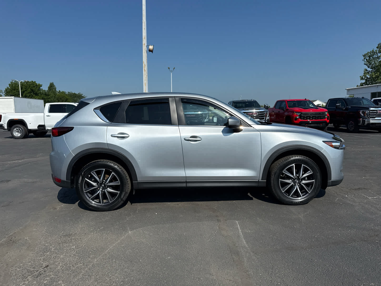 Used 2018 MAZDA CX-5 Touring w/ Preferred Equipment Package AWD/4WD image 6