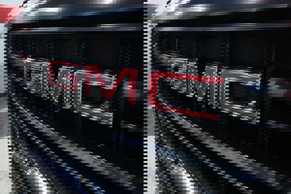 Used 2023 GMC Yukon XL AT4 w/ AT4 Premium Plus Package image 40