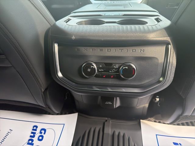 New 2026 Ford Expedition Platinum w/ Stealth Appearance Package image 21