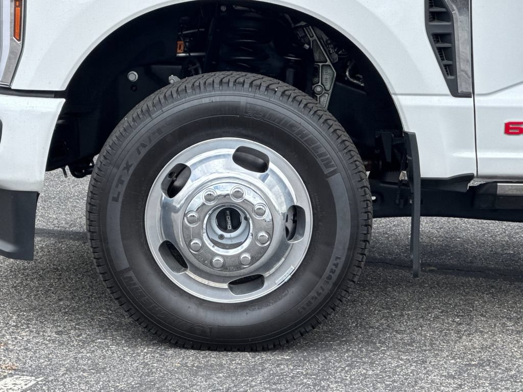 Certified 2026 Ford F350 Platinum w/ Platinum Plus Package AWD/4WD image 24