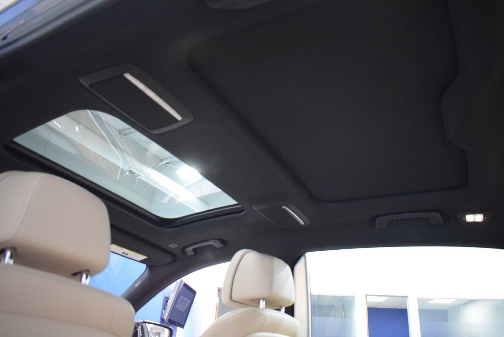 Used 2017 BMW 750i xDrive image 34