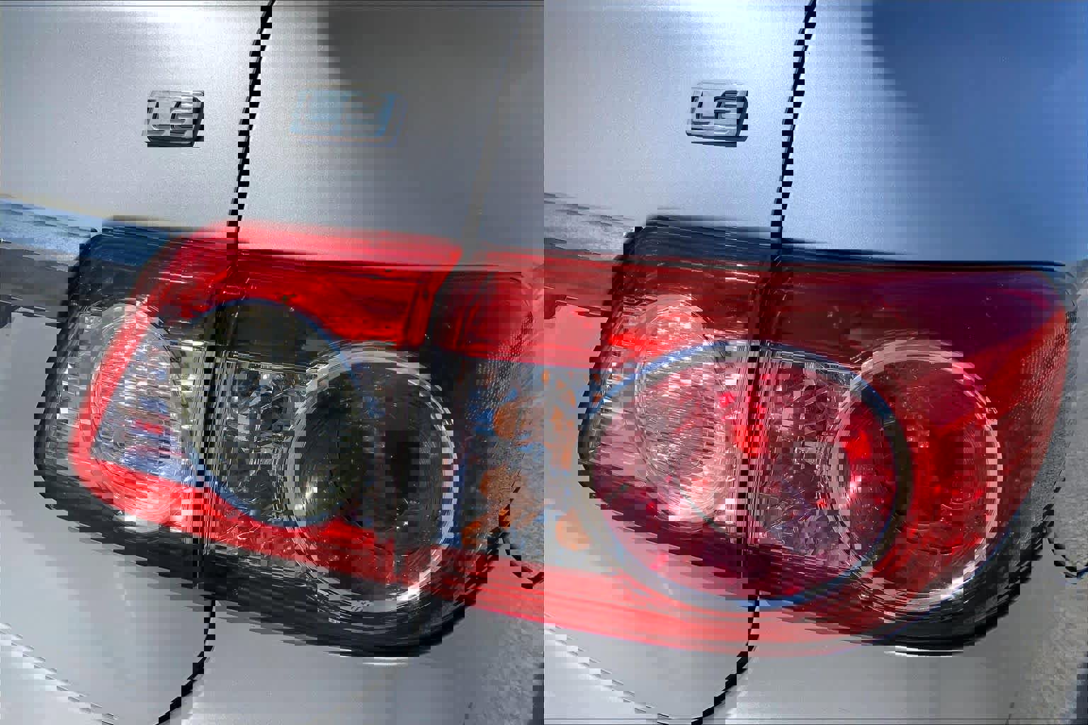 Used 2013 Toyota Corolla LE image 29