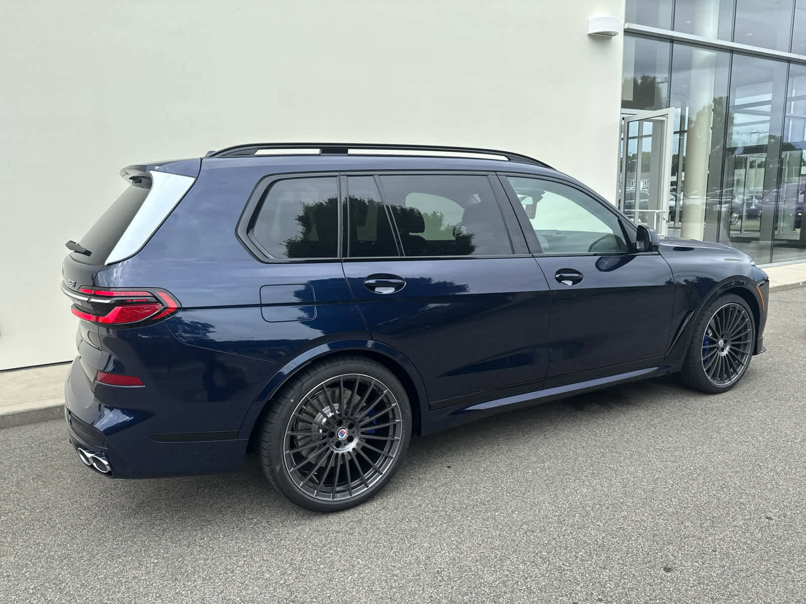 New 2026 BMW ALPINA XB7 image 11