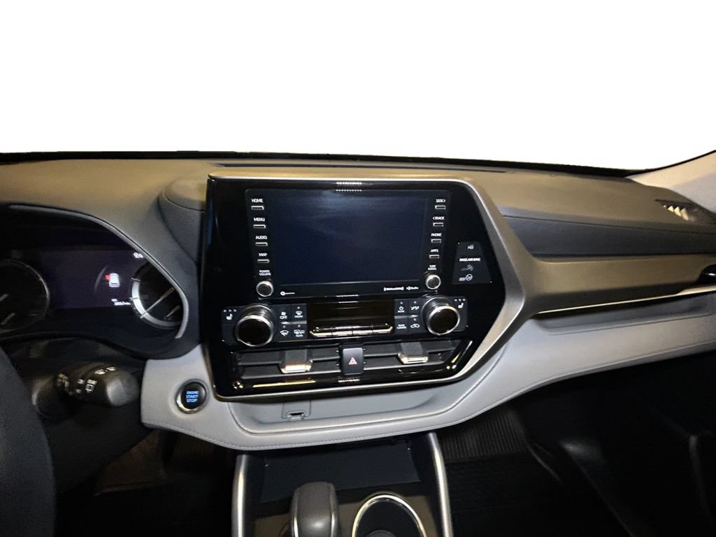 Used 2021 Toyota Highlander XLE AWD/4WD image 10