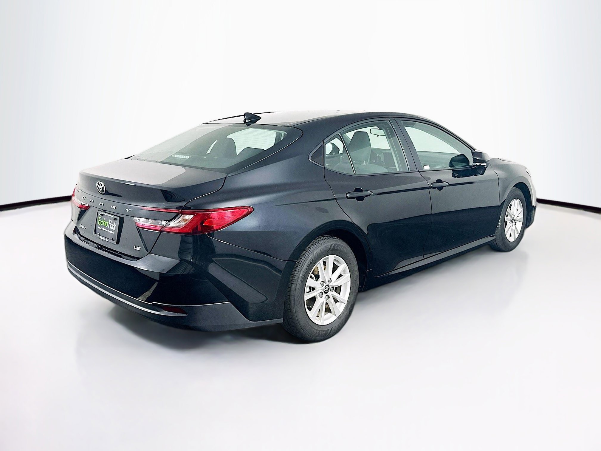 Used 2025 Toyota Camry LE image 9