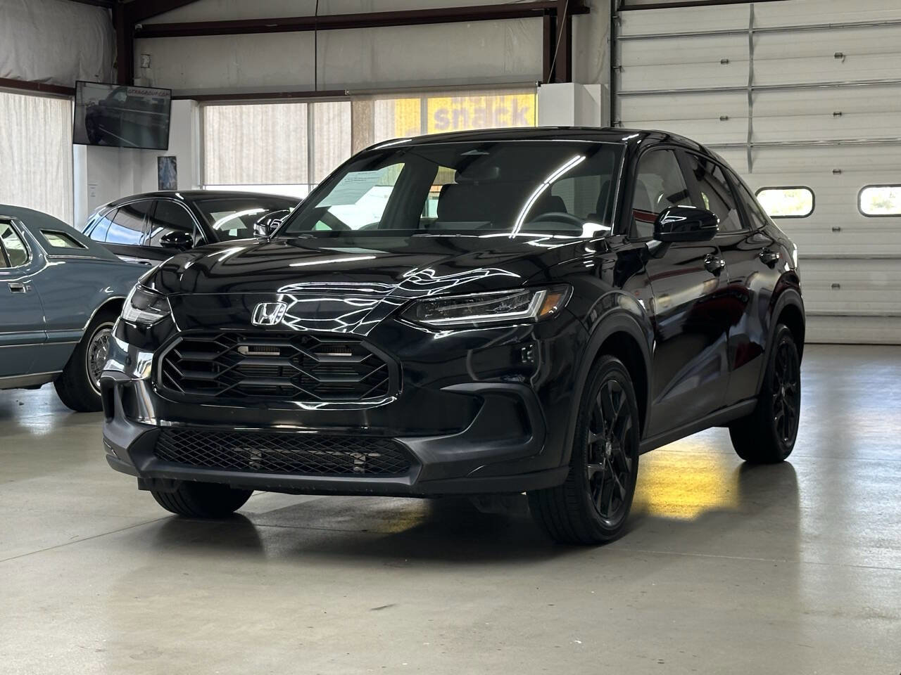 Used 2023 Honda HR-V Sport image 5