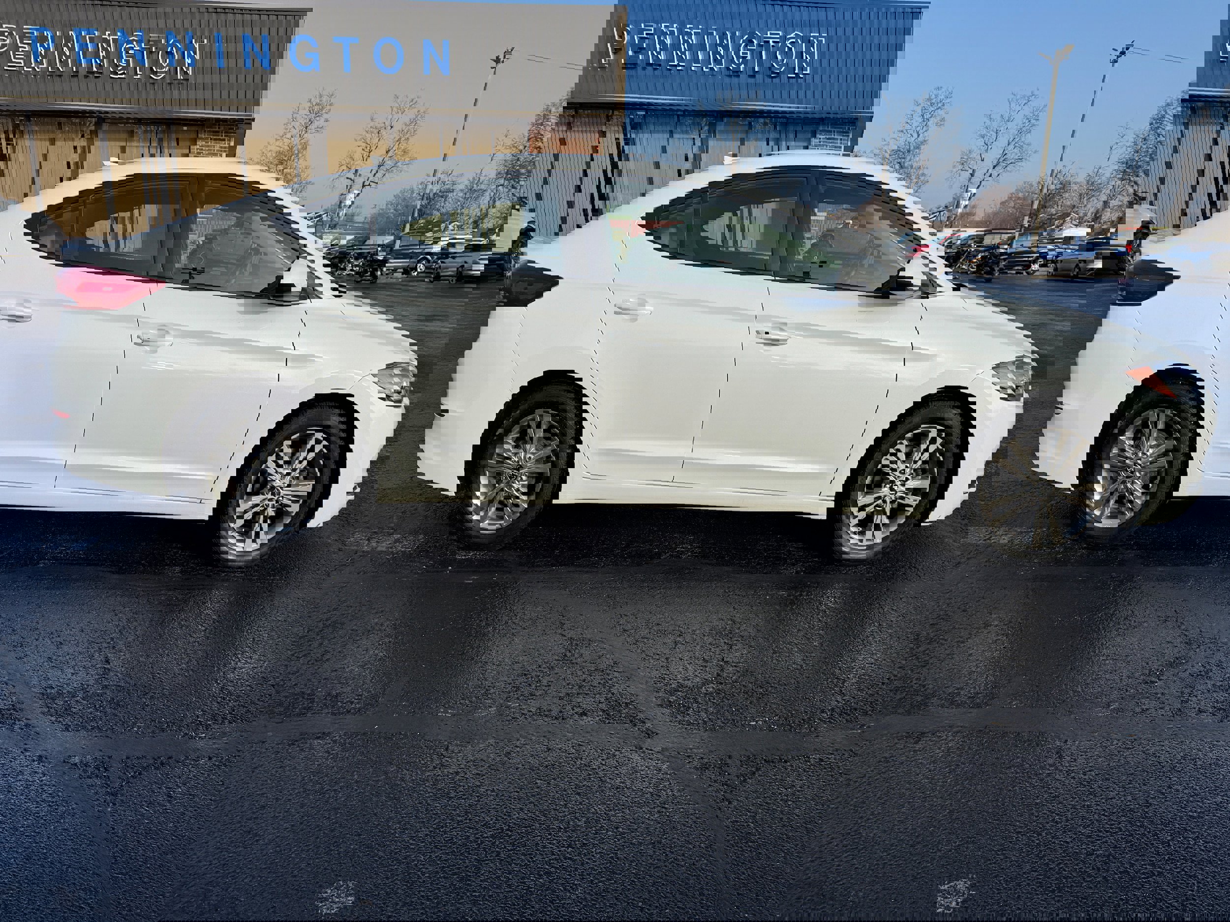 Used 2017 Hyundai Elantra SE w/ SE A/T Tech Package 03 image 8