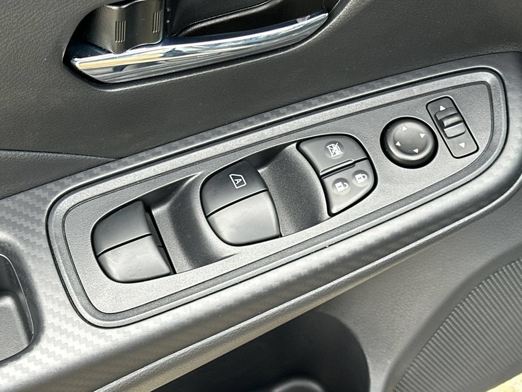 New 2025 Nissan Versa SV w/ Trunk Package FWD image 9