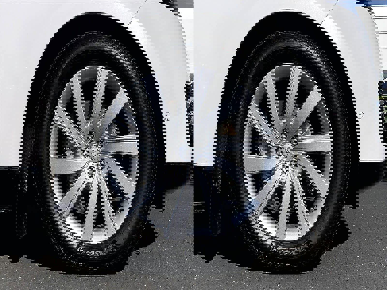 Used 2023 Land Rover Range Rover Long Wheelbase SE image 11