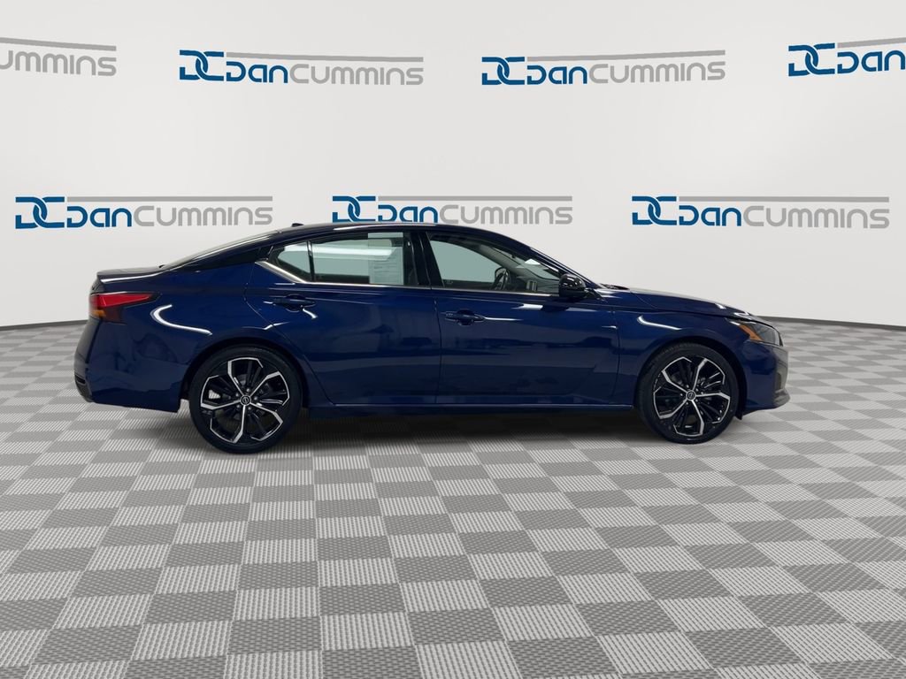 Used 2024 Nissan Altima 2.5 SR image 9