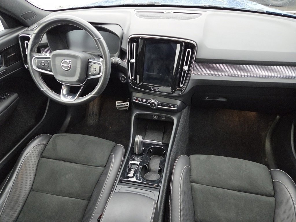 Used 2019 Volvo XC40 T5 R-Design image 38