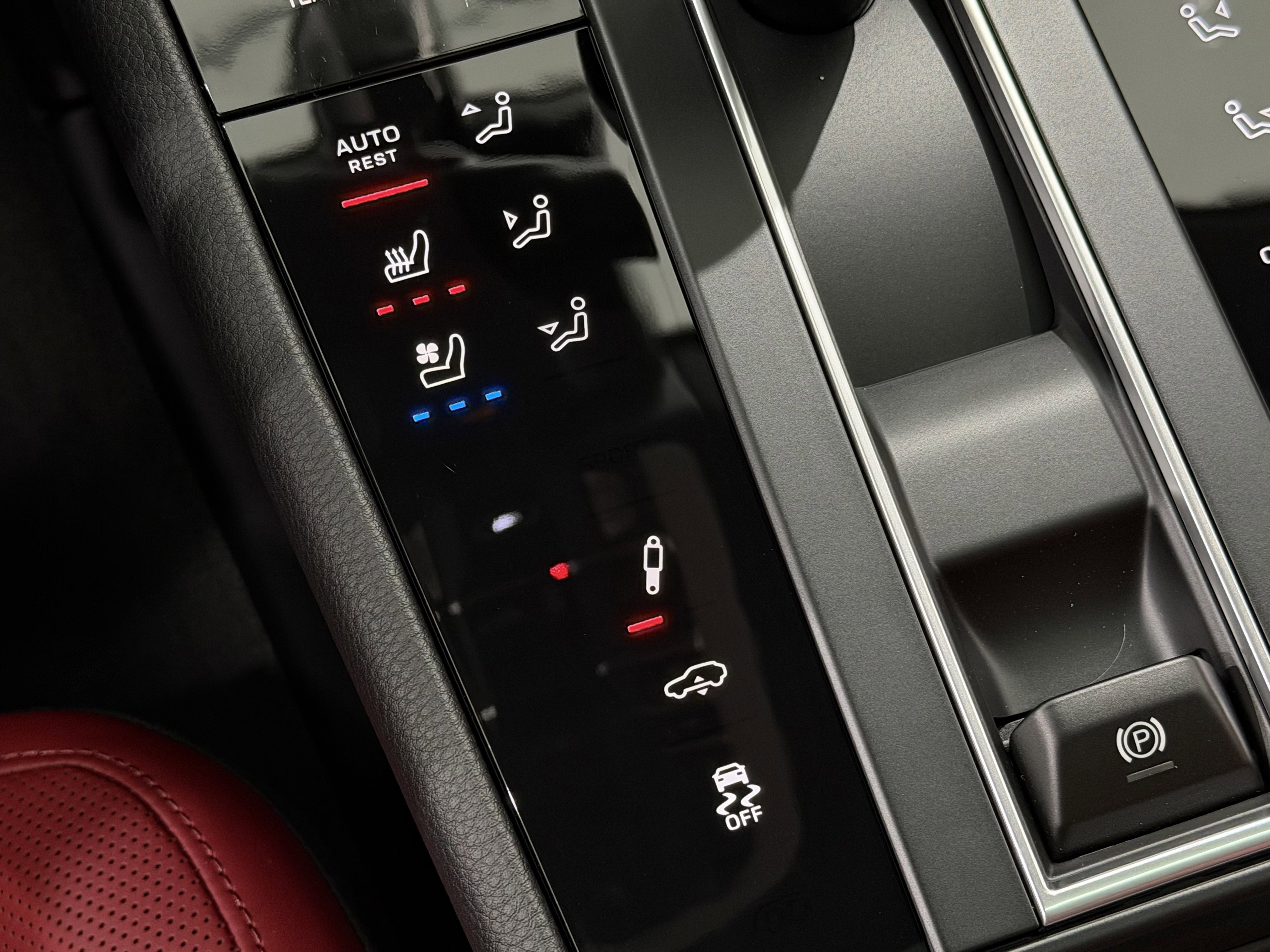 New 2026 Porsche Macan Turbo image 37