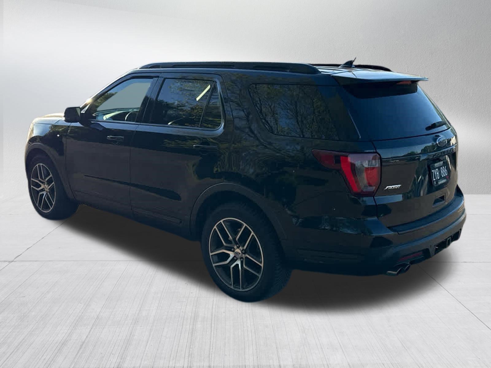 Used 2018 Ford Explorer Sport w/ Equipment Group 401A AWD/4WD image 5
