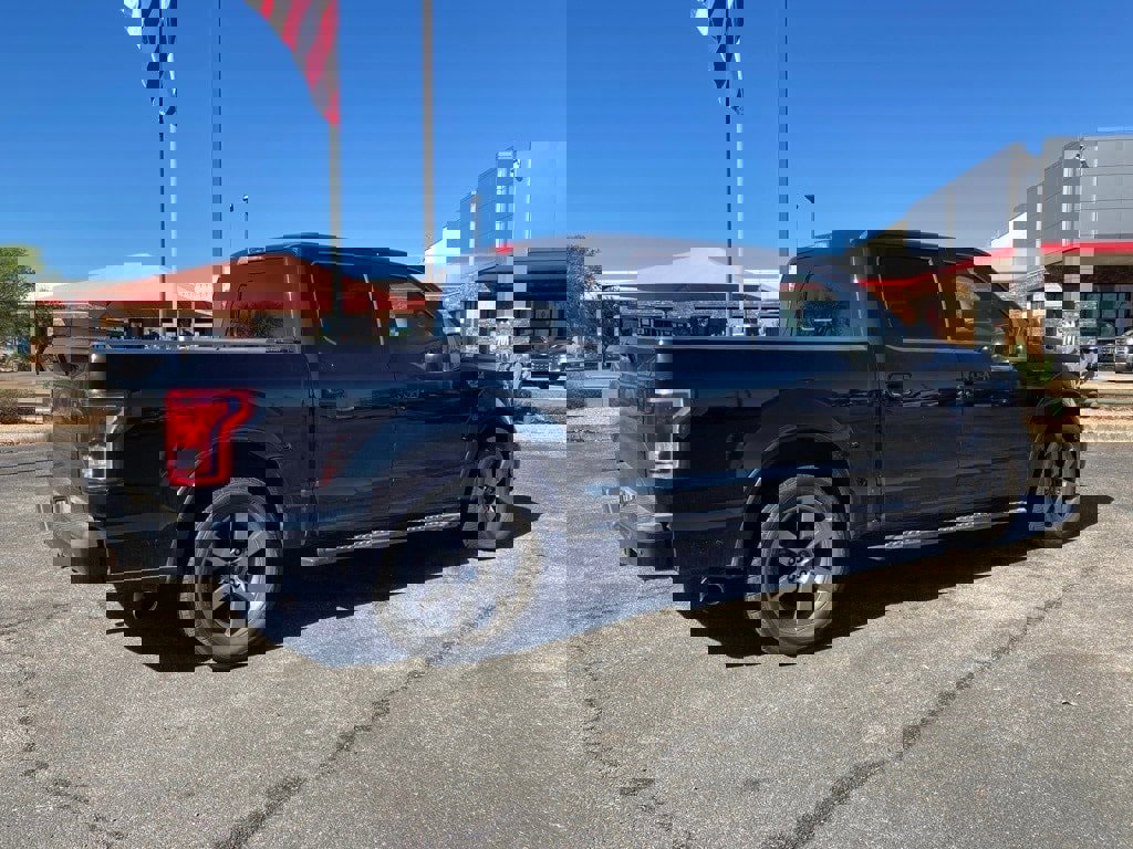 Used 2017 Ford F150 XLT w/ Equipment Group 302A Luxury image 5