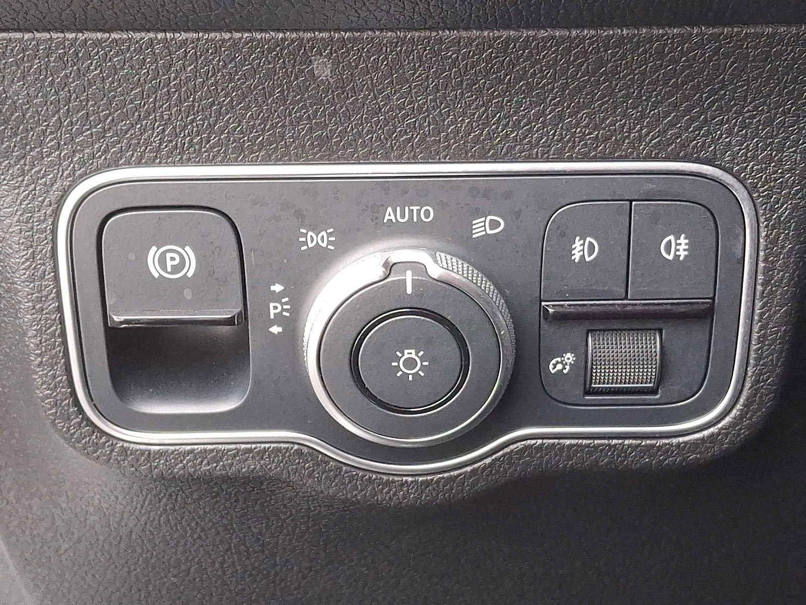 Certified 2023 Mercedes-Benz GLB 250 4MATIC image 22