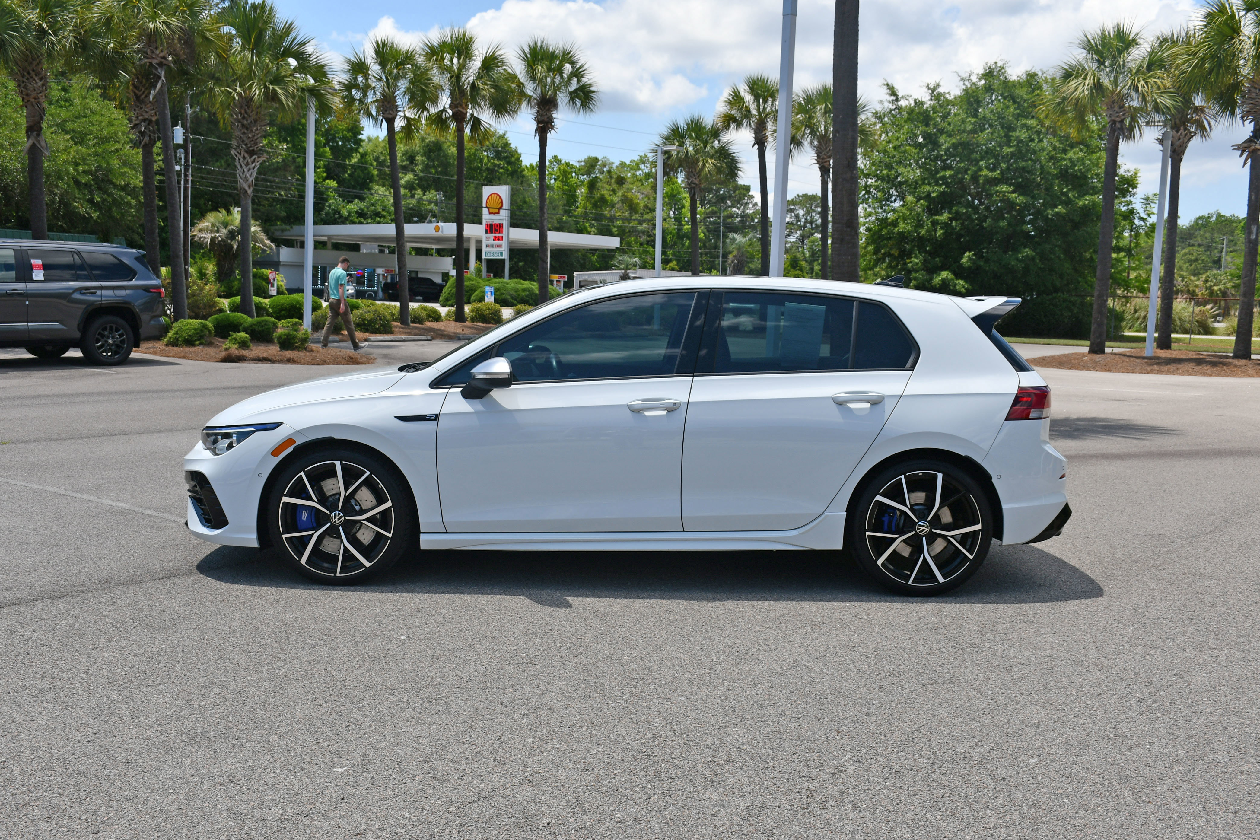Used 2024 Volkswagen Golf R AWD/4WD image 5