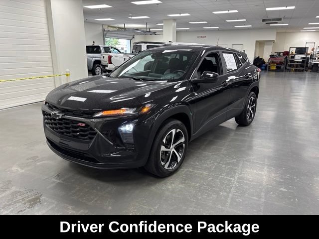 Used 2024 Chevrolet Trax RS w/ Driver Confidence Package FWD image 3