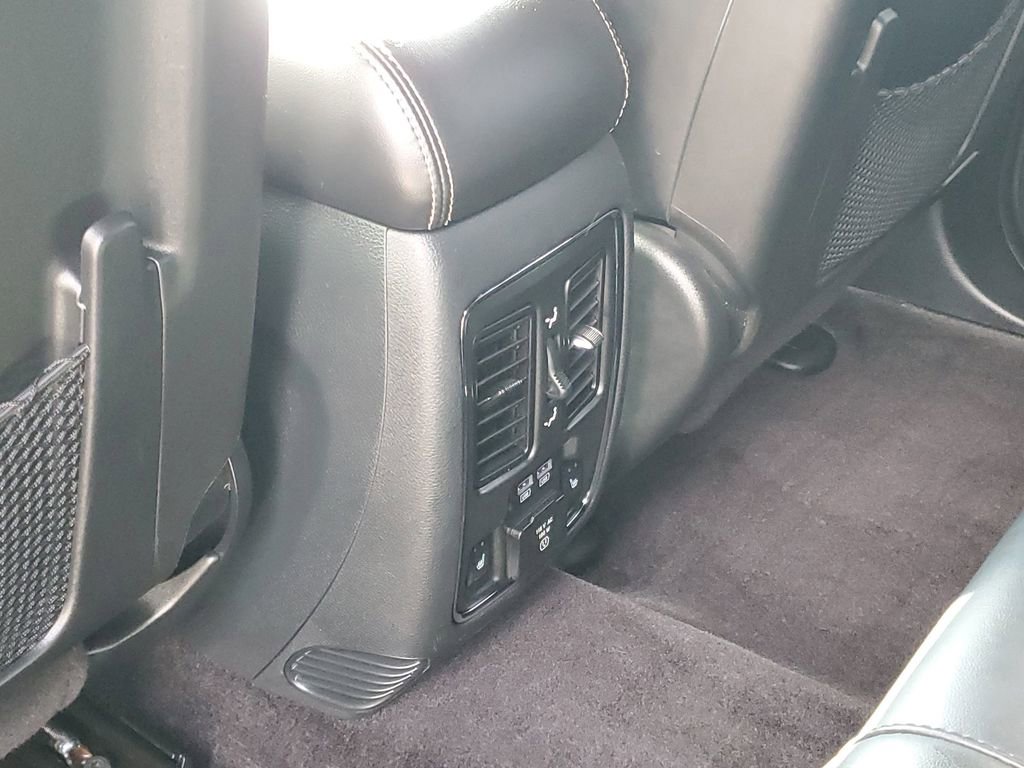 Used 2017 Jeep Grand Cherokee Limited image 30