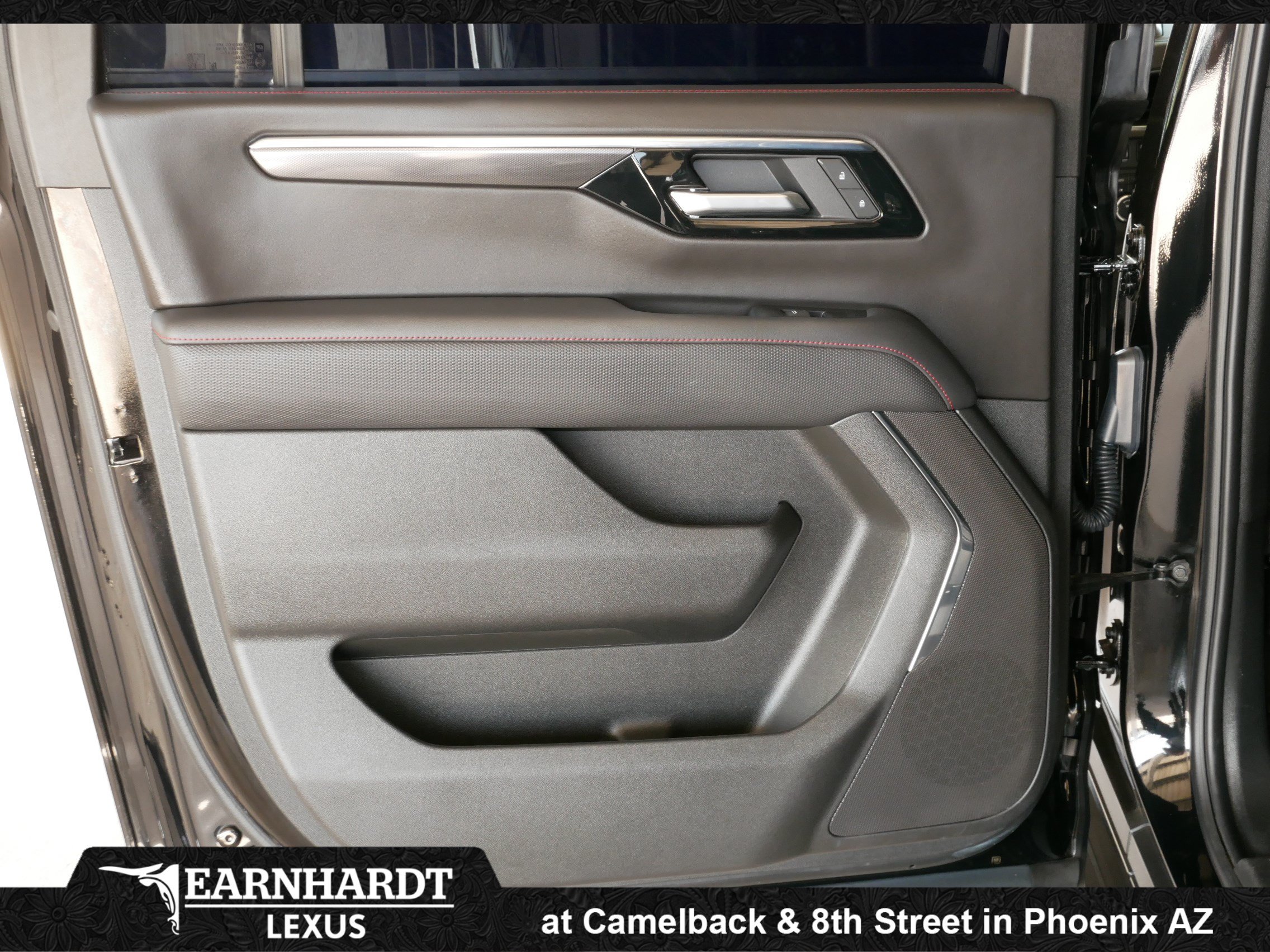 Used 2025 Chevrolet Suburban RST w/ Sun And Tow Package AWD/4WD image 24