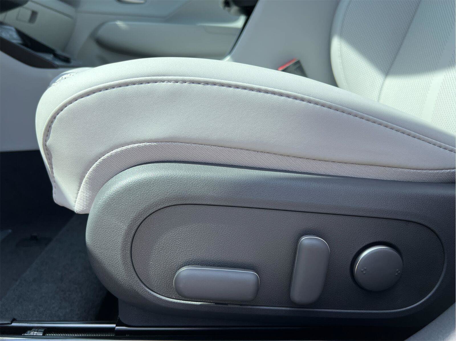 New 2026 Hyundai Kona SEL Premium FWD image 20