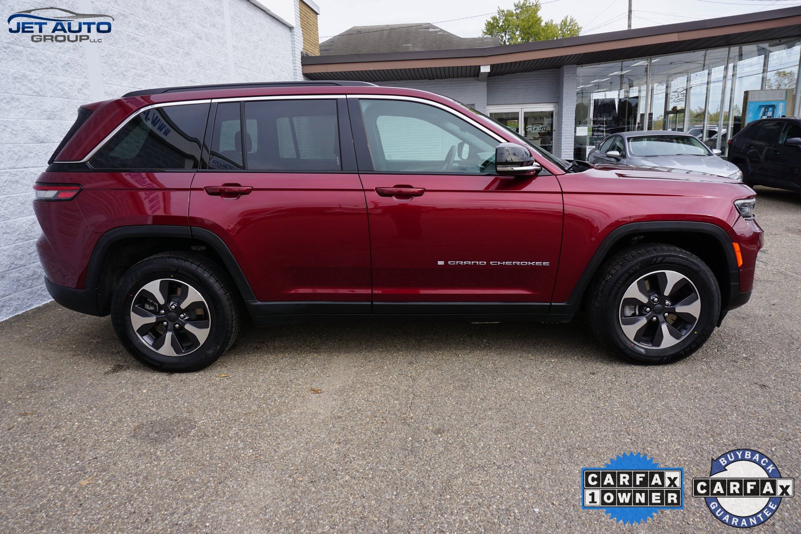 Used 2024 Jeep Grand Cherokee Limited 4xe image 6