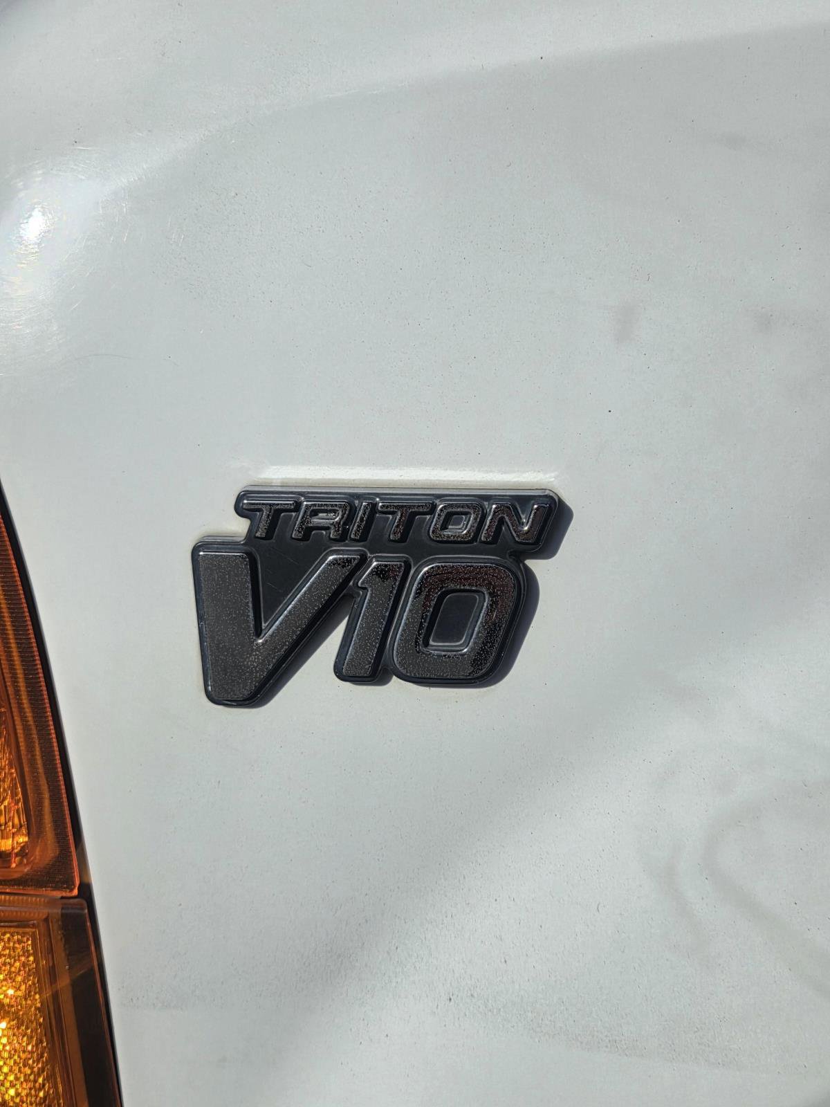 Used 2001 Ford F350 XL image 16