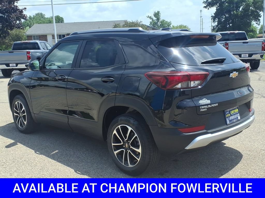 Used 2025 Chevrolet TrailBlazer LT AWD/4WD image 5