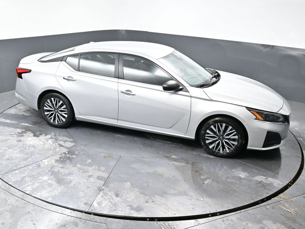 Used 2024 Nissan Altima 2.5 SV image 40