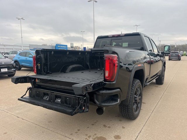 Used 2023 GMC Sierra 3500 Denali w/ Denali Black Diamond Edition image 6