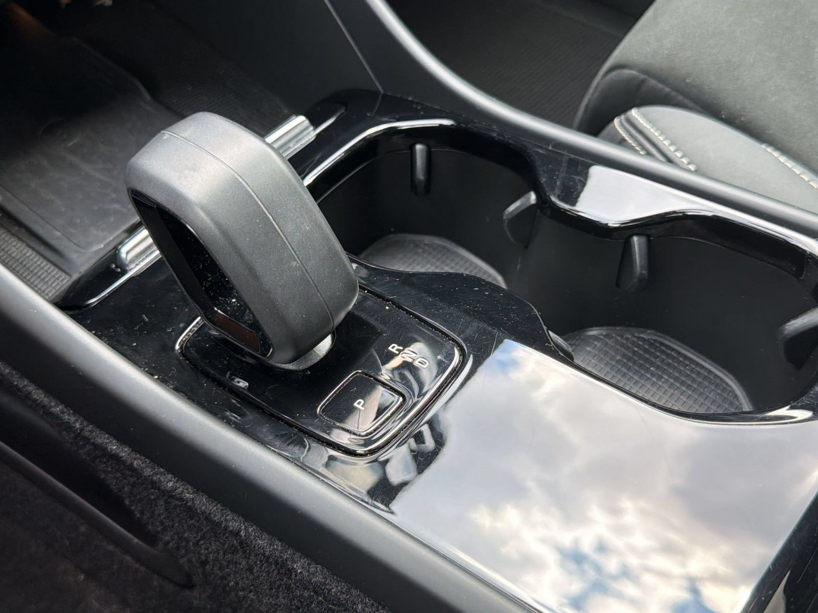 Certified 2023 Volvo C40 P8 Recharge Ultimate AWD/4WD image 17