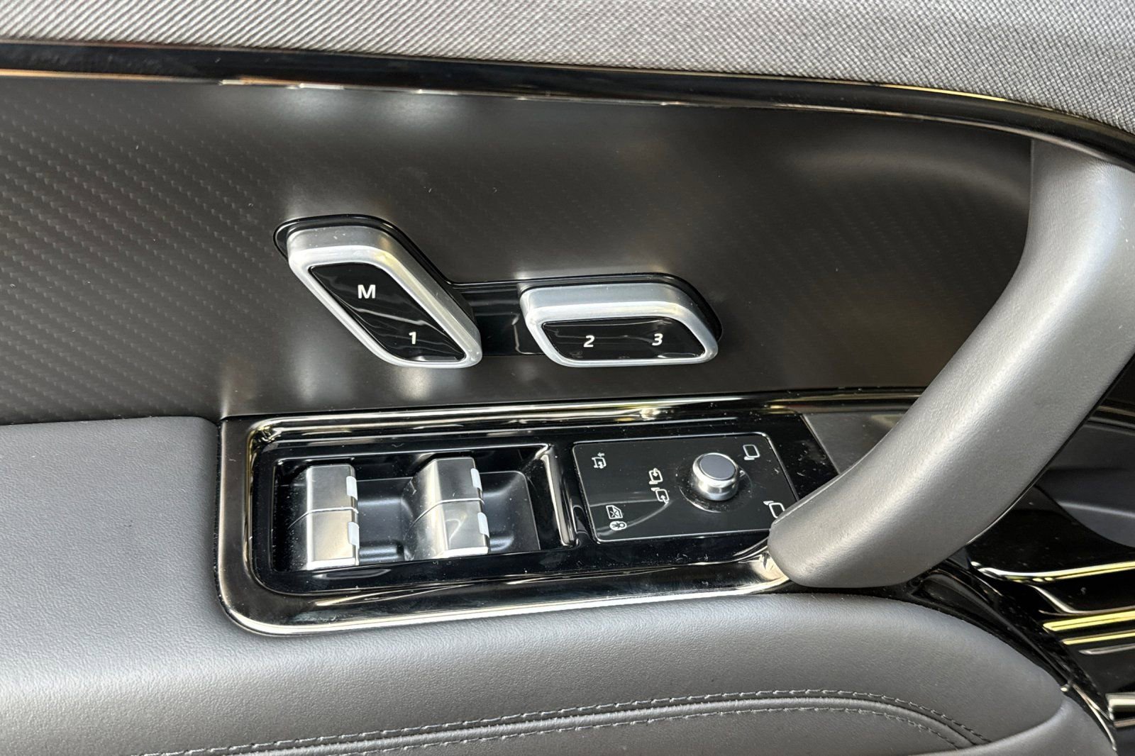 Used 2025 Land Rover Range Rover Sport SV Edition Two image 10