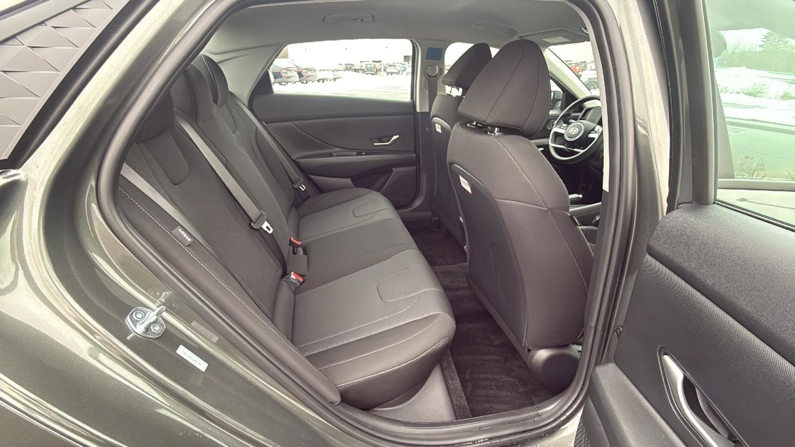 Used 2025 Hyundai Elantra SE image 21