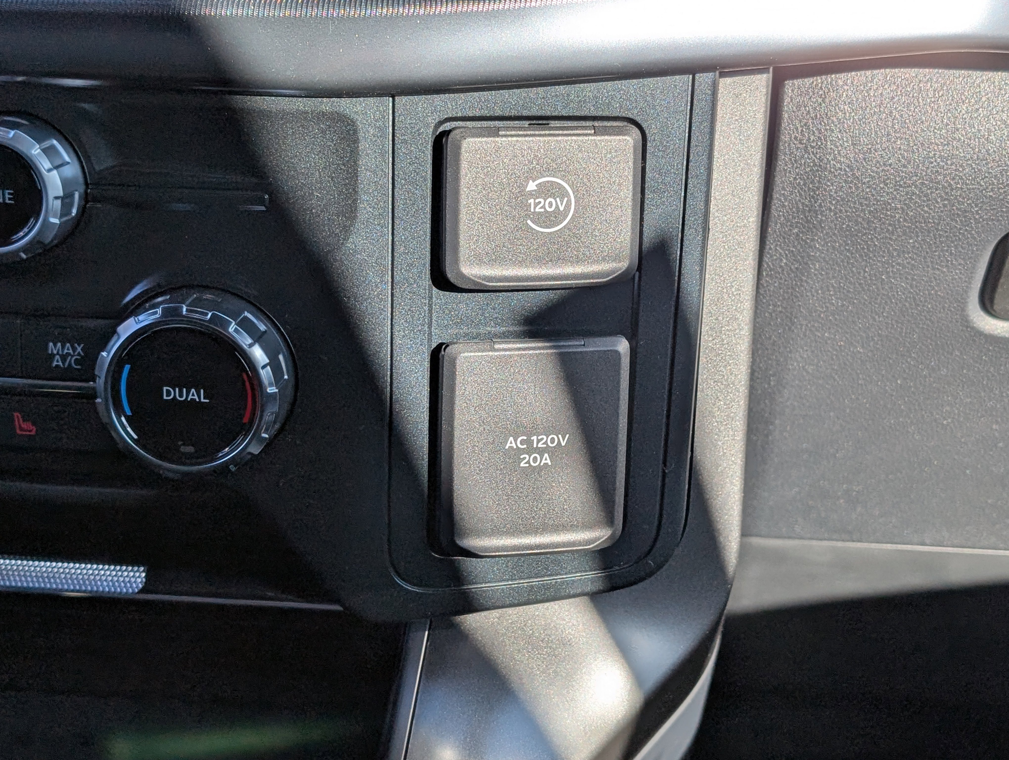 New 2025 Ford F150 Lariat w/ Equipment Group 501A Mid image 24