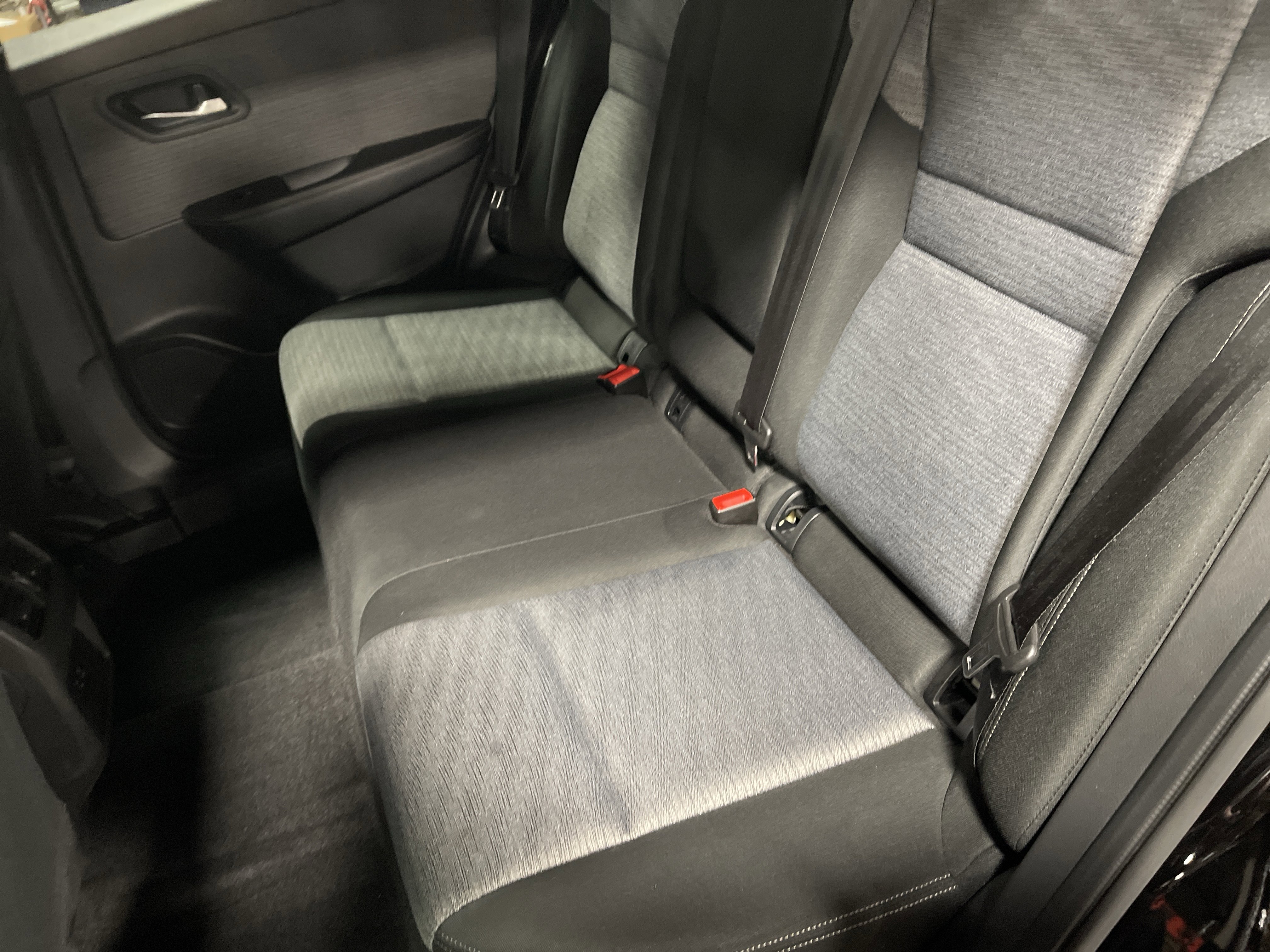 Used 2023 Nissan Rogue SV image 11