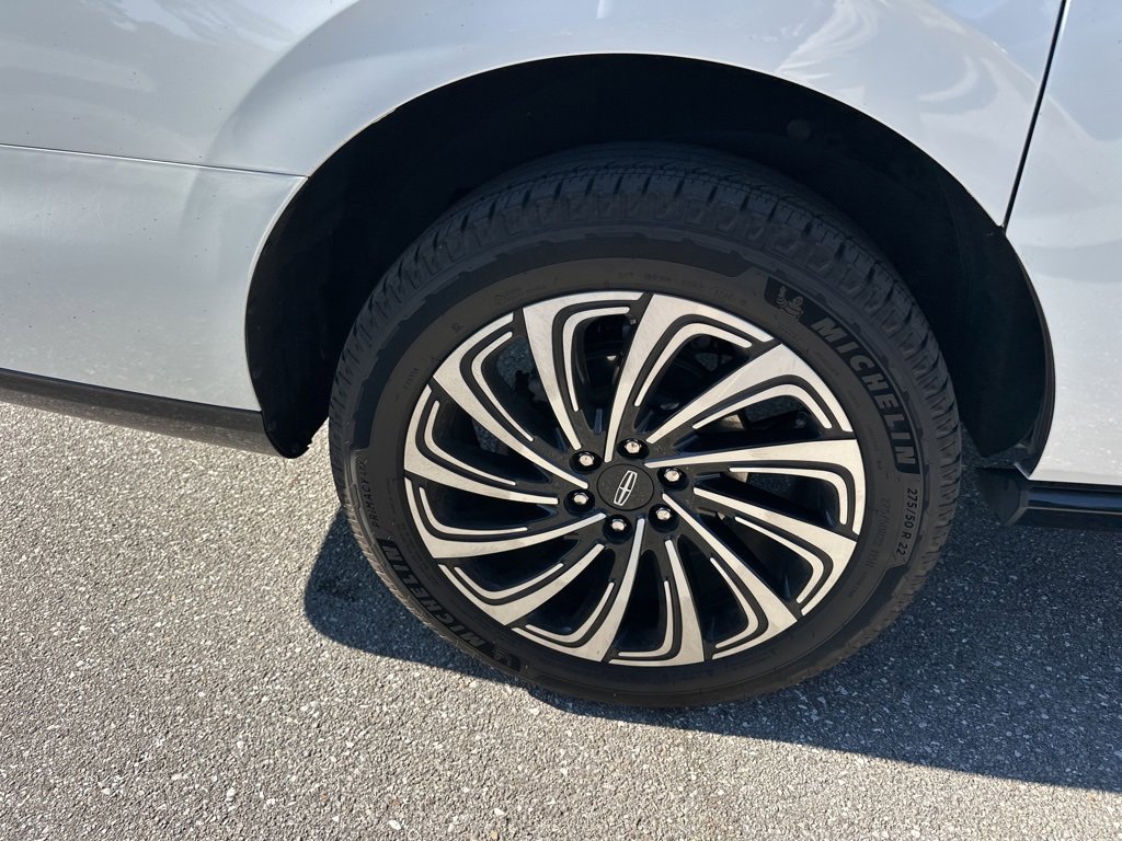 Used 2025 Lincoln Navigator L Black Label image 14