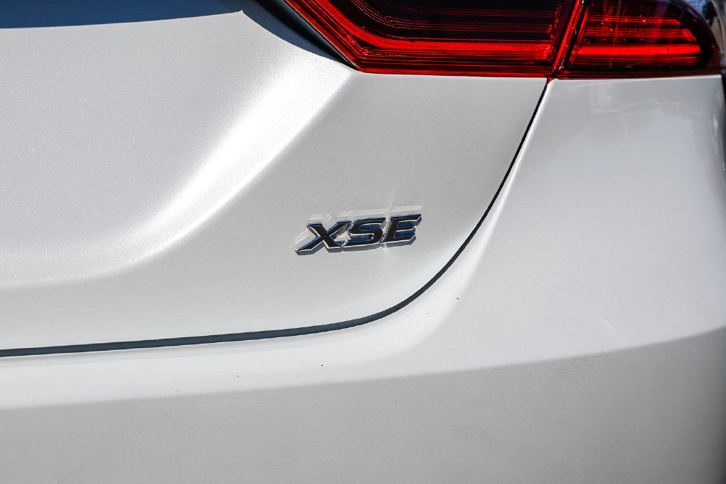 Used 2022 Toyota Camry XSE FWD image 13