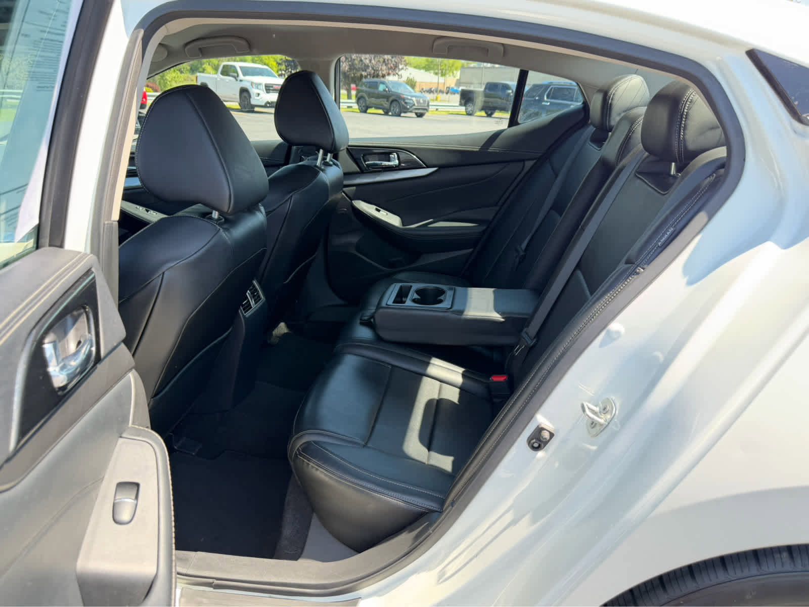 Used 2023 Nissan Maxima SV w/ Floor Mat Group FWD image 14