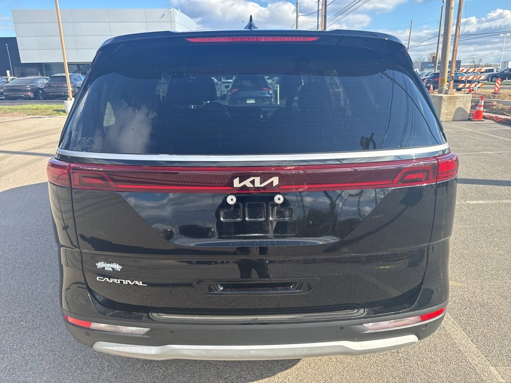 Certified 2023 Kia Carnival LX image 8
