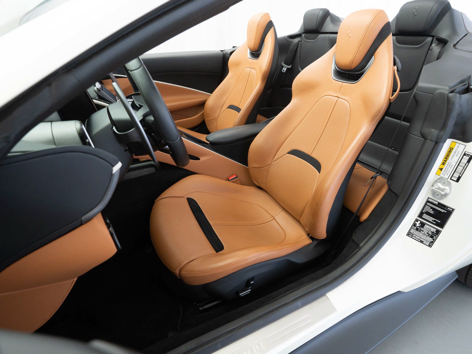 Used 2024 Ferrari Roma Spider RWD image 15