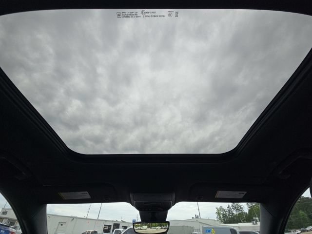 Used 2025 Chevrolet Traverse RS w/ LPO, Floor Liner Package FWD image 28