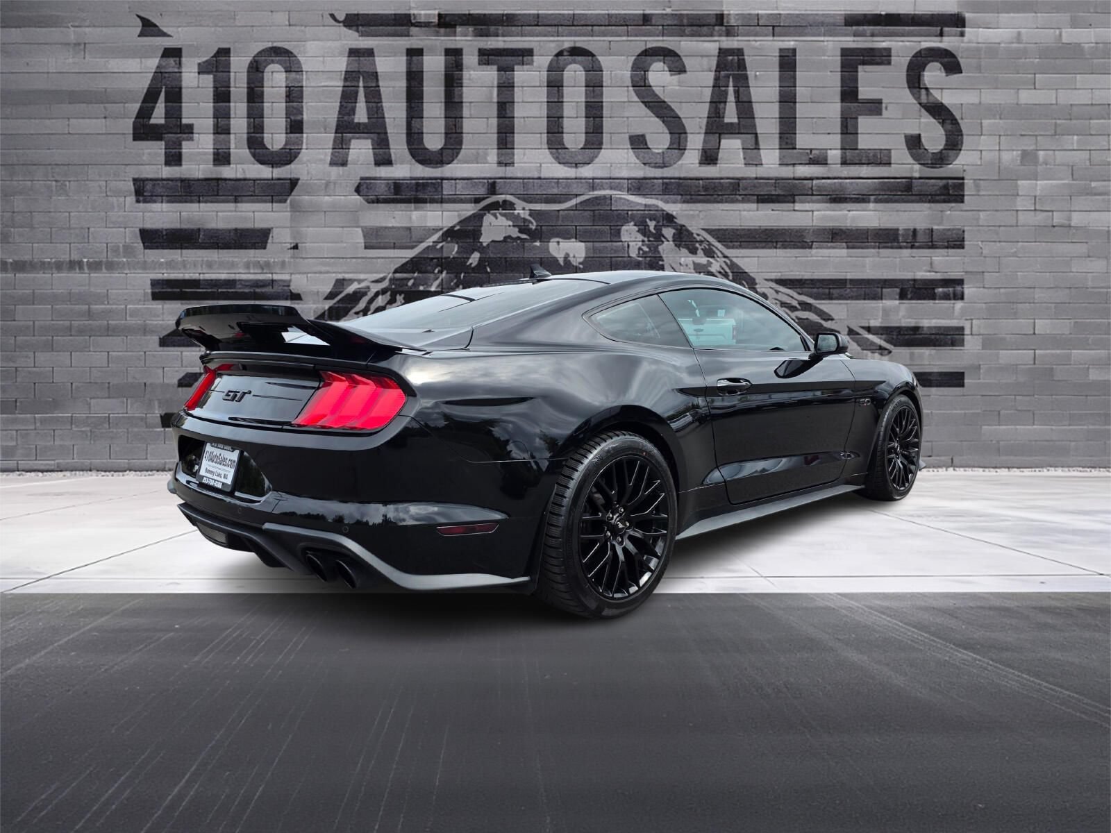 Used 2021 Ford Mustang GT w/ GT Performance Package RWD image 3