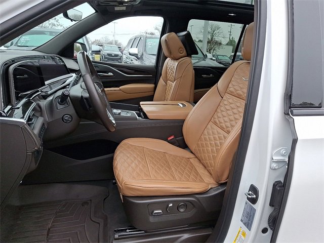 Used 2023 Cadillac Escalade Sport w/ LPO, ONYX Package image 12