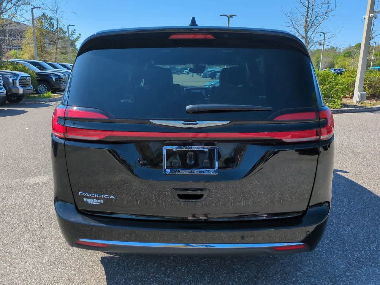 Used 2025 Chrysler Pacifica Select FWD image 5