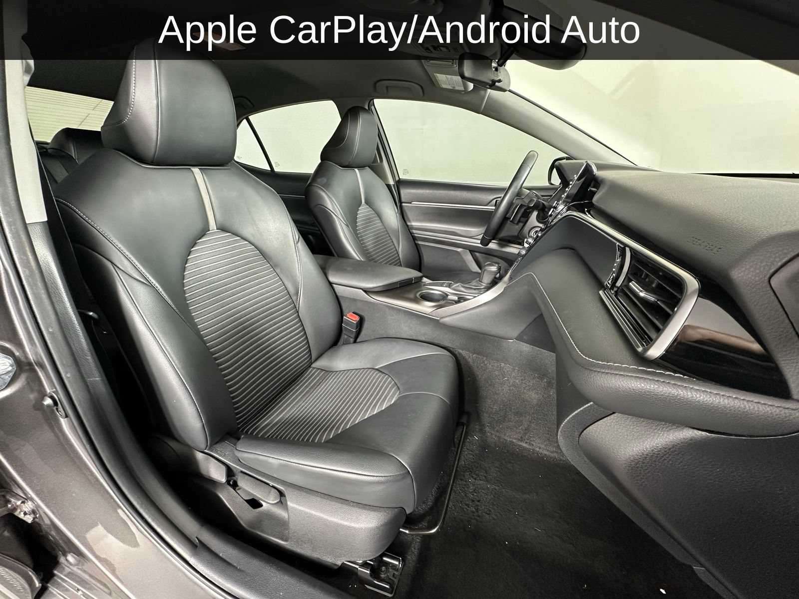 Used 2023 Toyota Camry SE FWD image 5