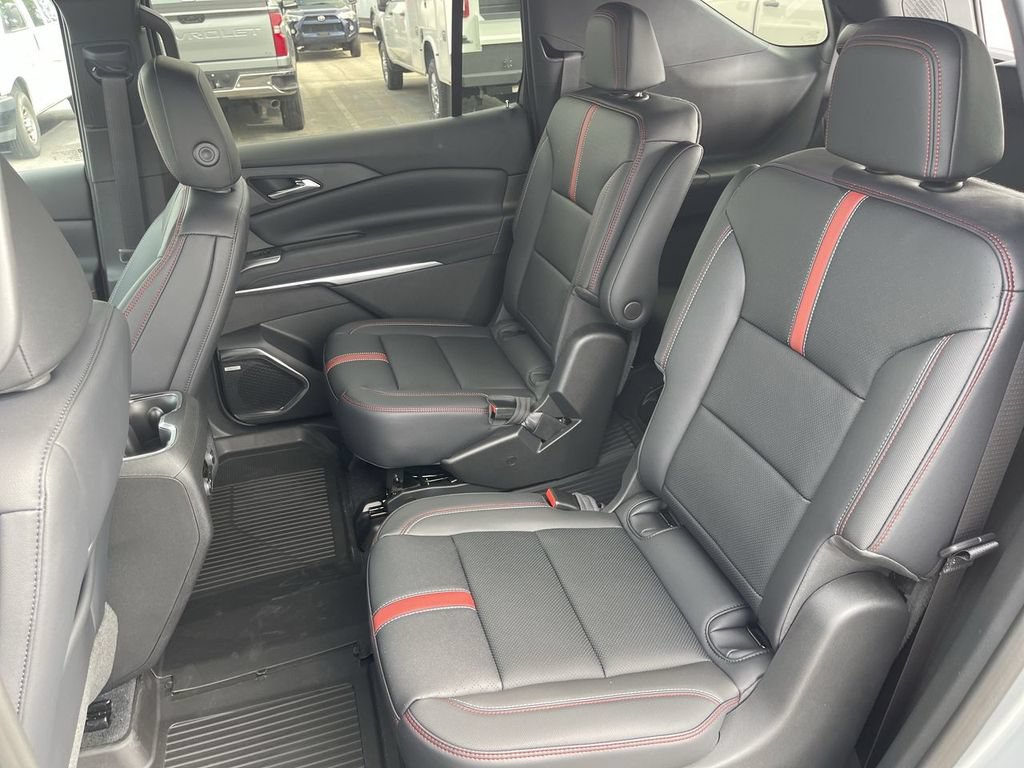 New 2026 Chevrolet Traverse RS w/ LPO, Floor Liner Package AWD/4WD image 23