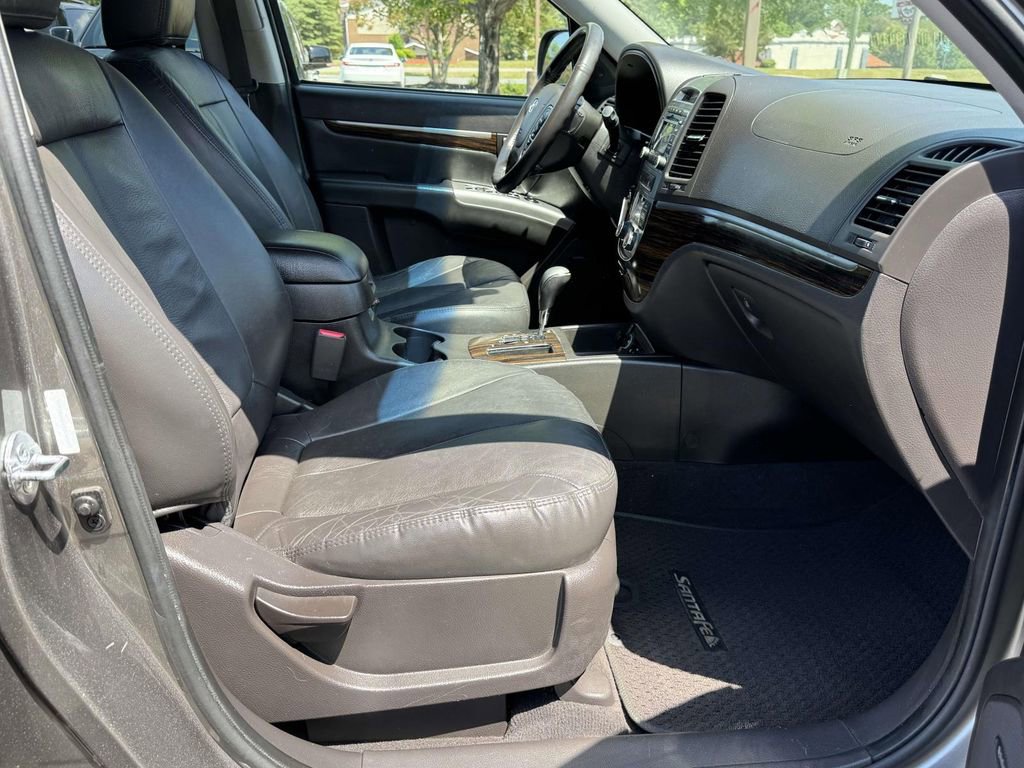 Used 2012 Hyundai Santa Fe Limited FWD image 12
