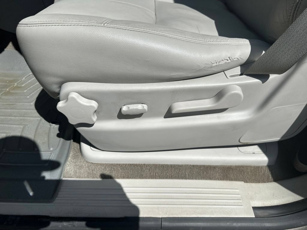 Used 2012 Chevrolet Suburban LT w/ All-Star Edition AWD/4WD image 12
