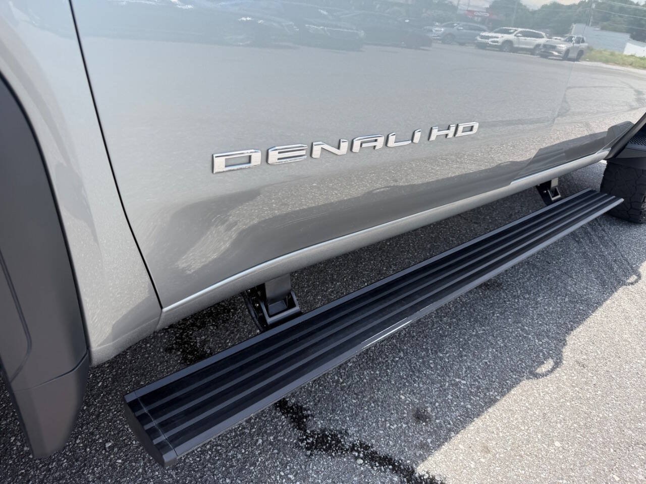 Used 2024 GMC Sierra 2500 Denali Ultimate AWD/4WD image 37