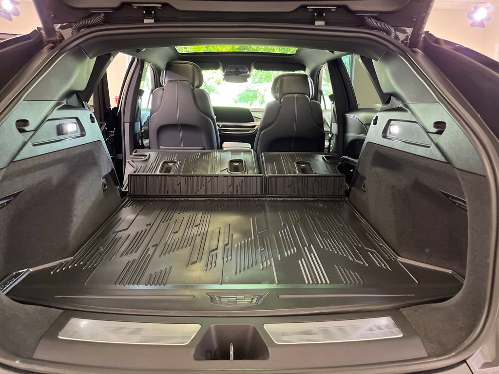 Used 2024 Cadillac Lyriq Luxury w/ LPO, Floor Liner Package AWD/4WD image 17